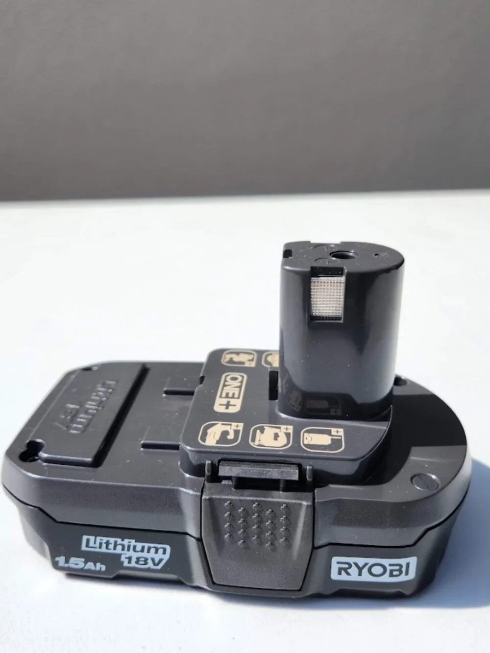 Ryobi 18V P189 1.5Ah Lithium-Ion Battery – Parts/Repair Only  Selling a Ryobi 18
